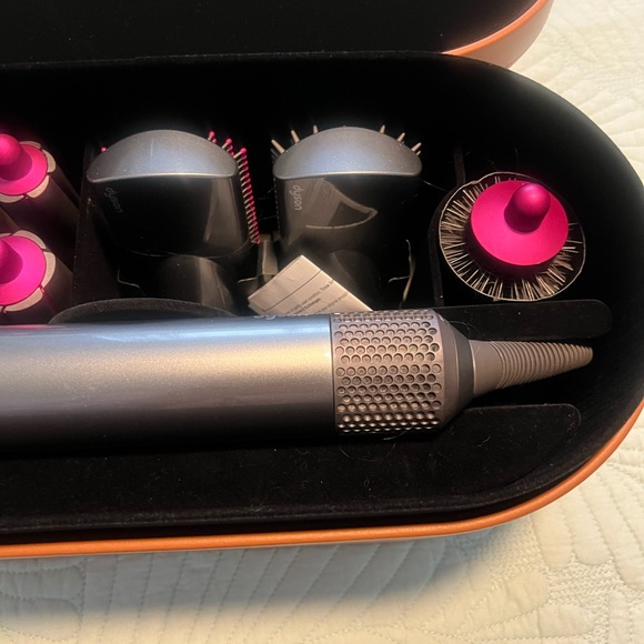 Dyson Airwrap Styler with Pink and Black Attachments - Picture 3 of 7